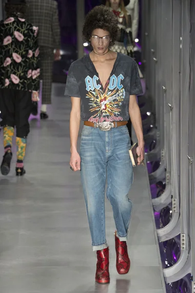 Look 98